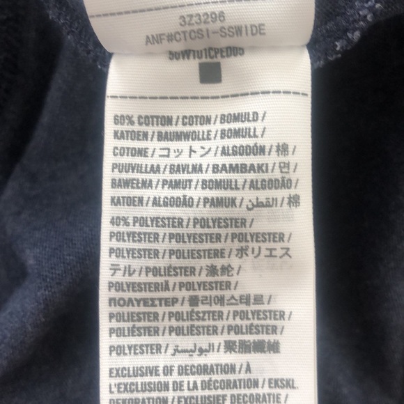 Hollister Navy Blue 3/4 Length Sleeve Tribal Aztec Top Size Xtra Small XS - Picture 6 of 6